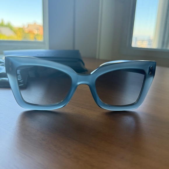 Isabel Marant Oversized Cat-Eye Sunglasses - Picture 4 of 4